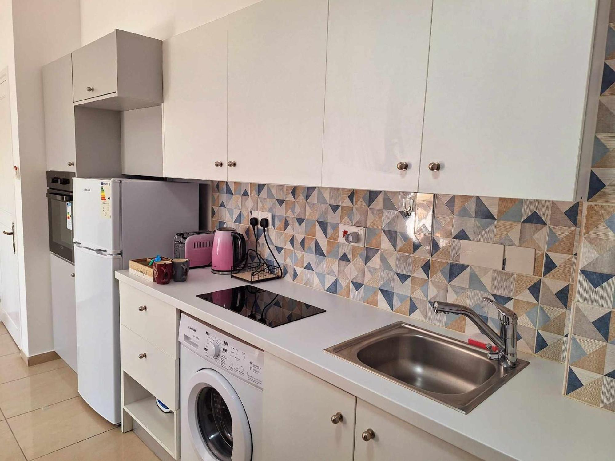 Stylish Apt Kato Paphos Close To Beach & Vibrant Harbor Life Extérieur photo