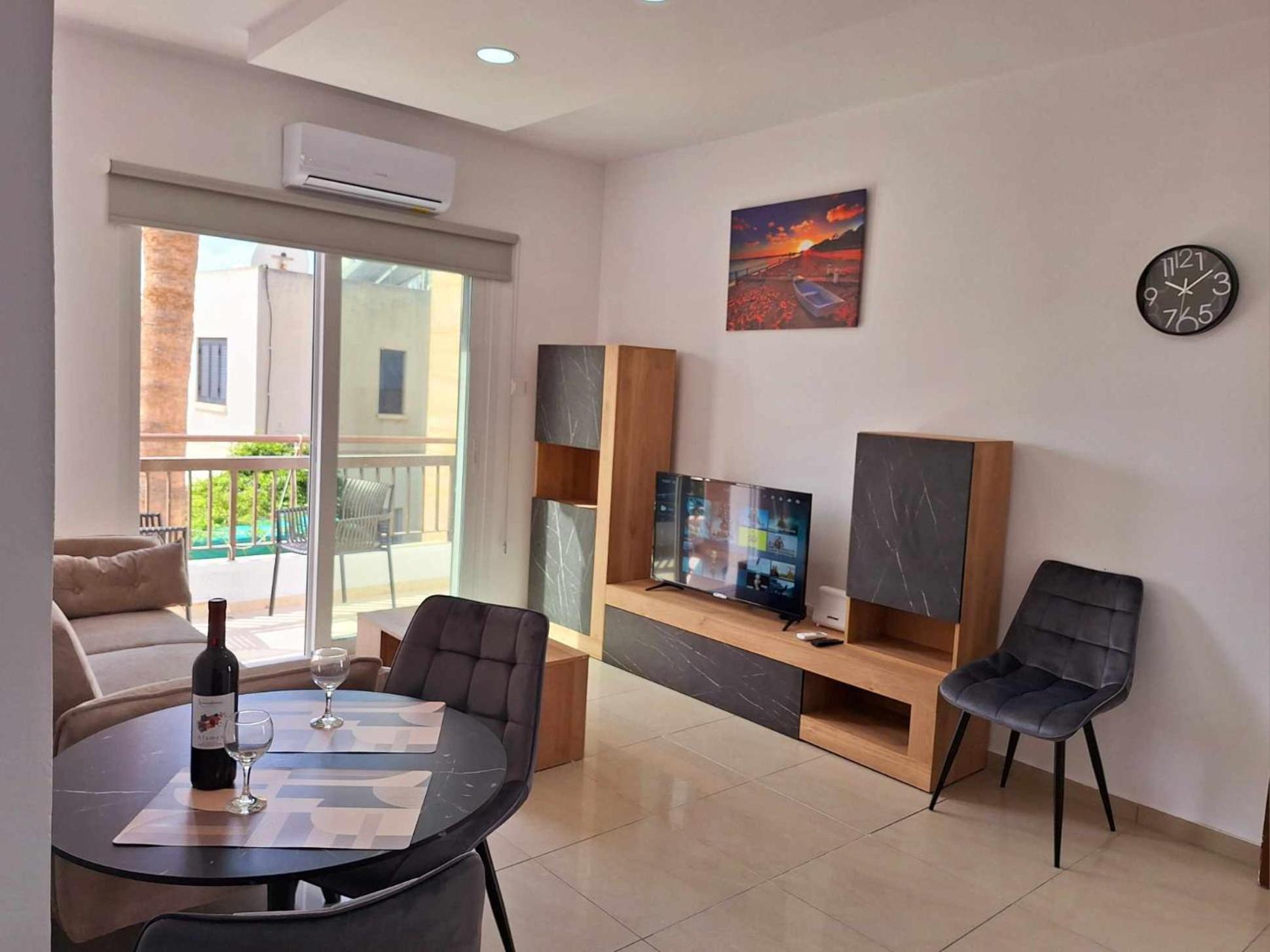 Stylish Apt Kato Paphos Close To Beach & Vibrant Harbor Life Extérieur photo