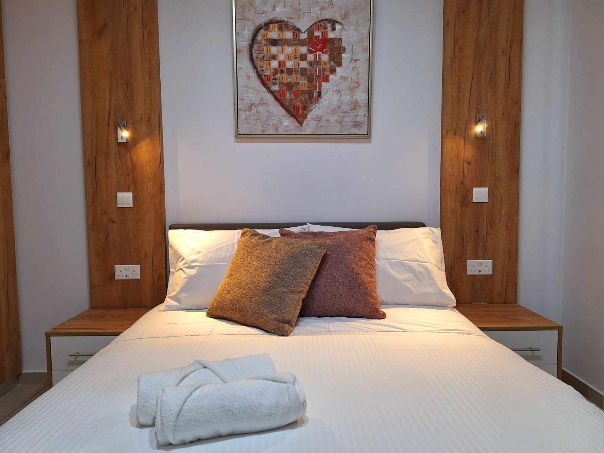 Stylish Apt Kato Paphos Close To Beach & Vibrant Harbor Life Extérieur photo