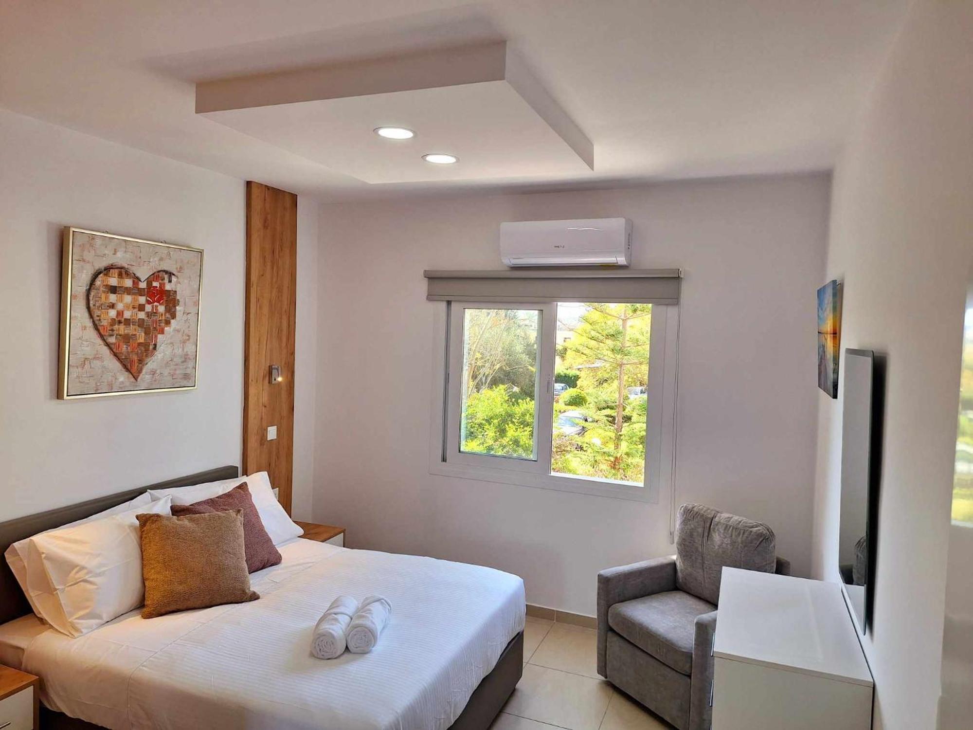 Stylish Apt Kato Paphos Close To Beach & Vibrant Harbor Life Extérieur photo
