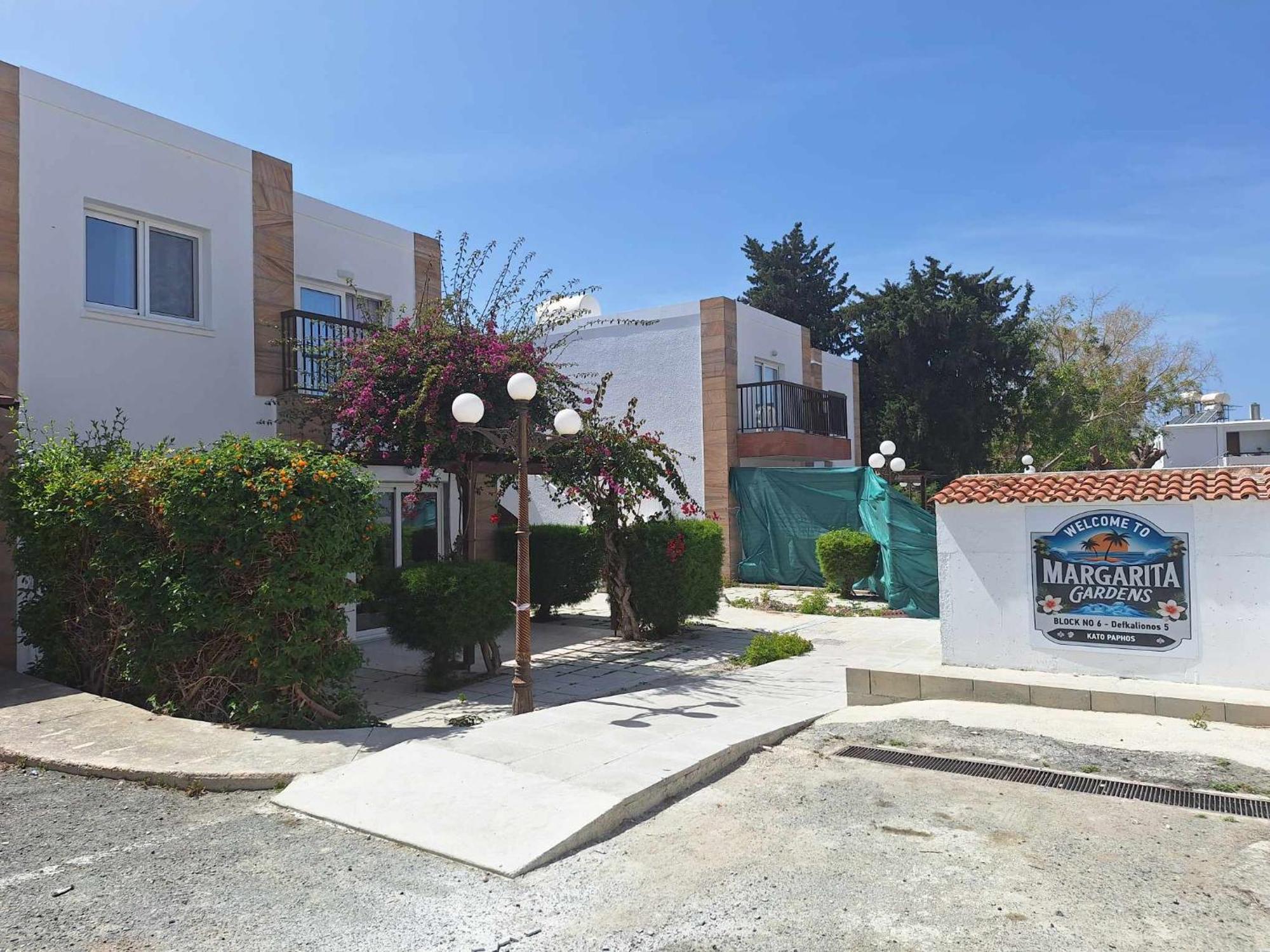 Stylish Apt Kato Paphos Close To Beach & Vibrant Harbor Life Extérieur photo